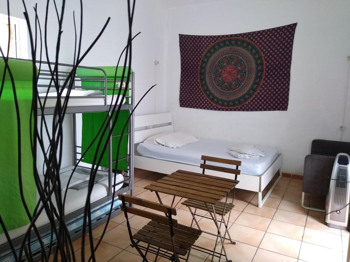 Hostel Bellavista Playa Малага Экстерьер фото